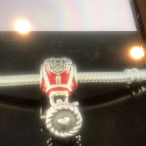 Charm- Red Hot Air Balloon - Picture 5 of 6